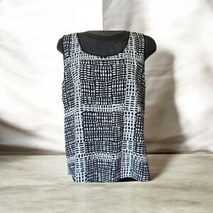 Black and White Patterned Women's Top